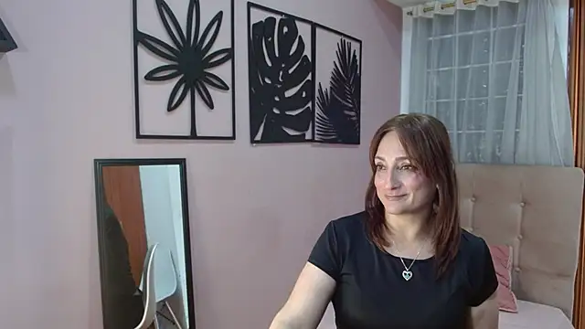 Snapshot of amara_rousse1 chatting on 27, 11, 2025 amara rousse1 online show from 27, 11, 2025