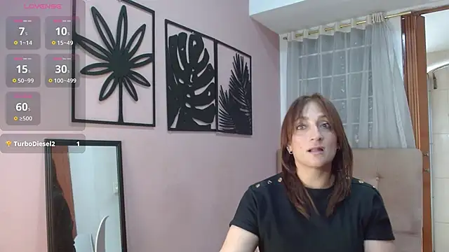 Snapshot of amara_rousse1 chatting on 25, 11, 2025 amara rousse1 online show from 25, 11, 2025