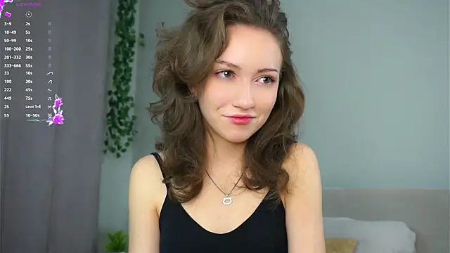 Snapshot of ZeniaBolich chatting on 12, 11, 2025 ZeniaBolich online show from 12, 11, 2025