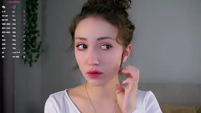 Snapshot of ZeniaBolich chatting on 26, 11, 2025 ZeniaBolich online show from 26, 11, 2025