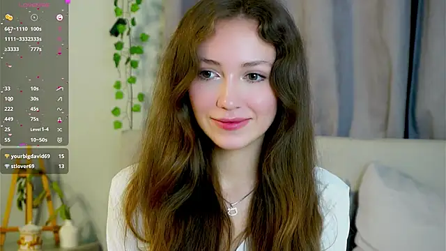 Snapshot of ZeniaBolich chatting on 15, 10, 2025 ZeniaBolich online show from 15, 10, 2025