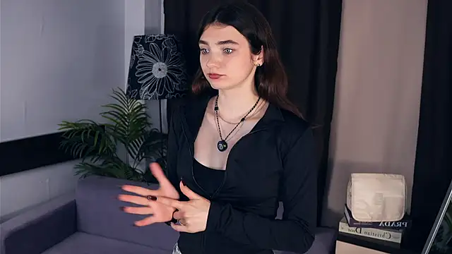 CoraleeTindel online show from 8, 9, 2025