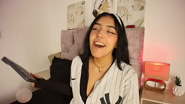 Dulce Bella  online show from 24, 2, 2026