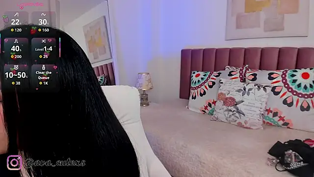 AvaScott  online show from 3, 12, 2025