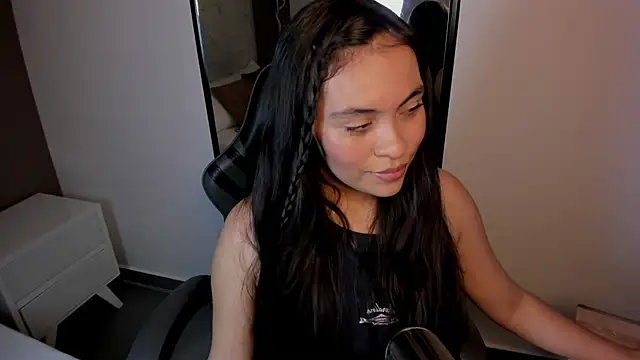 Snapshot of allie_bruce chatting on 28, 7, 2026 allie bruce online show from 28, 7, 2026