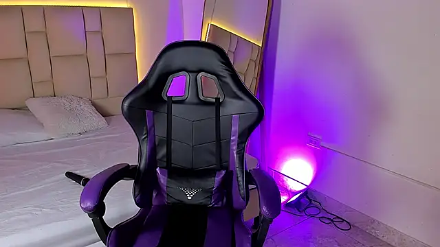 Snapshot of JennyLawrence chatting on 26, 10, 2025 JennyLawrence online show from 26, 10, 2025