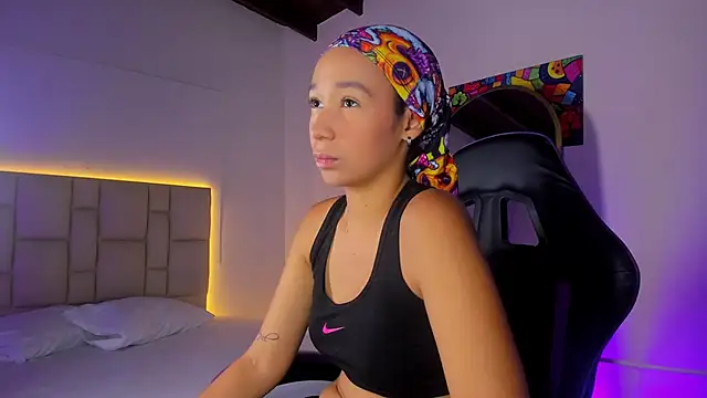 Snapshot of JennyLawrence chatting on 9, 11, 2025 JennyLawrence online show from 9, 11, 2025