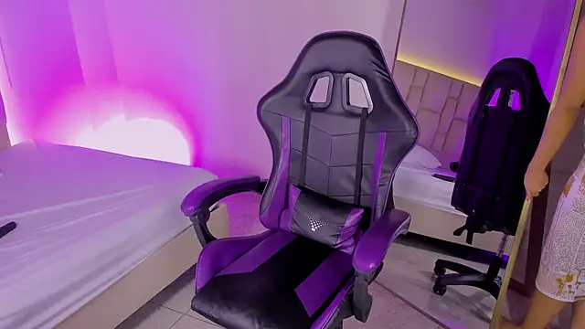 Snapshot of JennyLawrence chatting on 17, 10, 2025 JennyLawrence online show from 17, 10, 2025