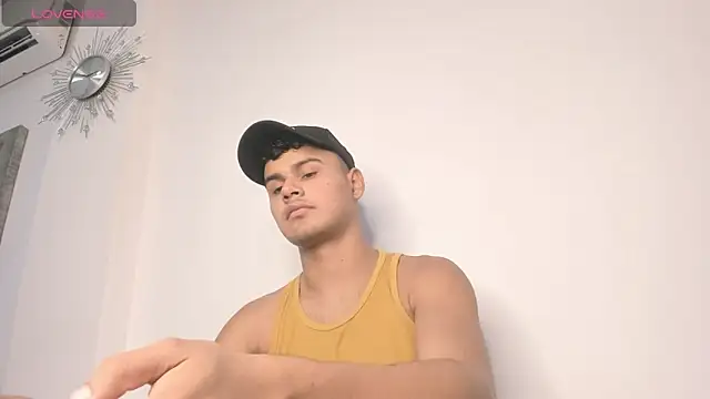 Tthiago cruz online show from 13, 10, 2025