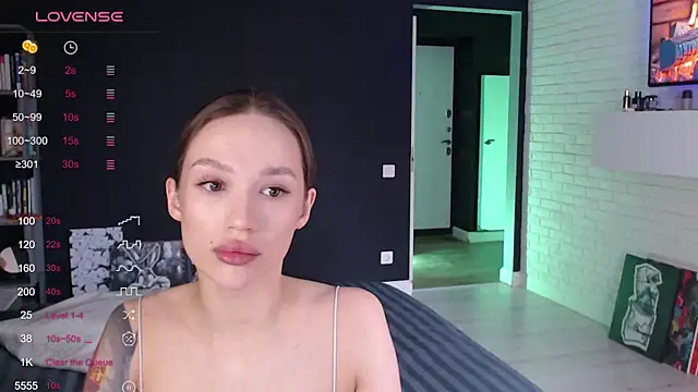 JadeSwift online show from 18, 9, 2025