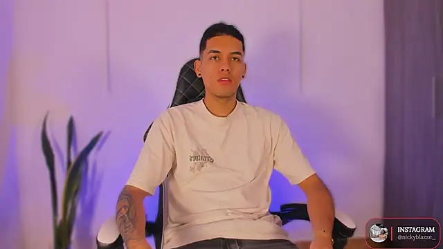 Nickyblazze  online show from 28, 10, 2025