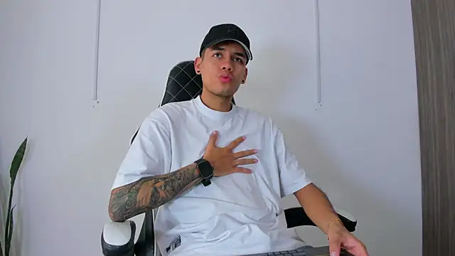 Nickyblazze  online show from 9, 10, 2025