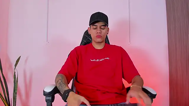 Nickyblazze  online show from 14, 10, 2025