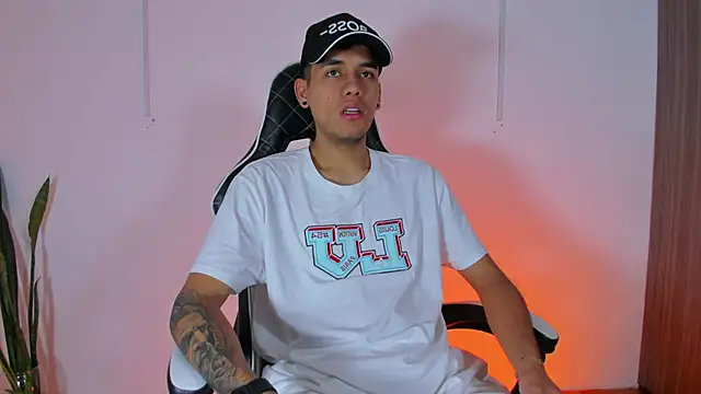 Nickyblazze  online show from 10, 10, 2025