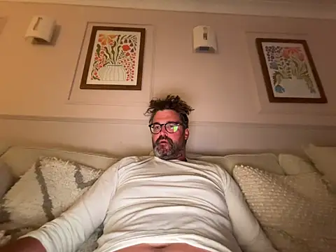 Snapshot of CyprioteWhitefly chatting on 31, 5, 2026 CyprioteWhitefly online show from 31, 5, 2026