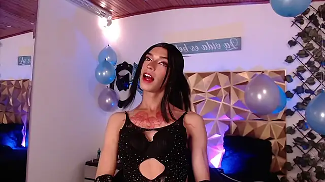 Trinity Knox online show from 11, 9, 2025