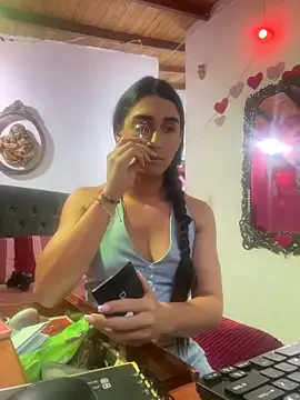 lola diez online show from 11, 10, 2025