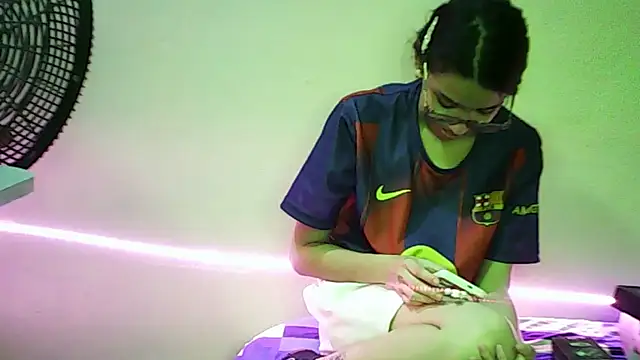 KamilaAndJavier online show from 3, 3, 2026