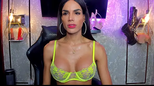 Snapshot of STEFANYA_DOMI chatting on 18, 9, 2025 STEFANYA DOMI online show from 18, 9, 2025
