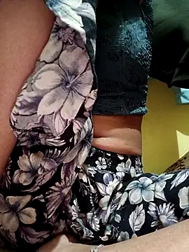 Snapshot of Cutey_neha01 chatting on 14, 11, 2025 Cutey neha01 online show from 14, 11, 2025