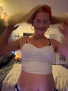 Snapshot of Goldenndoll chatting on 17, 9, 2025 Goldenndoll online show from 17, 9, 2025