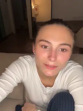 SophiiaStarr online show from 9, 10, 2025