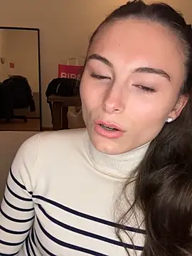 SophiiaStarr online show from 18, 11, 2025