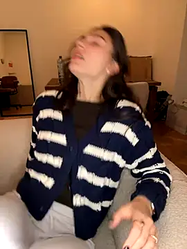 SophiiaStarr online show from 28, 11, 2025