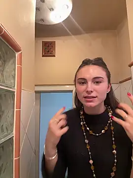 SophiiaStarr online show from 4, 3, 2026