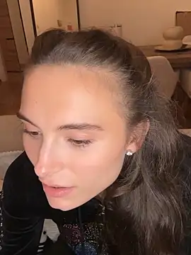 SophiiaStarr online show from 27, 10, 2025