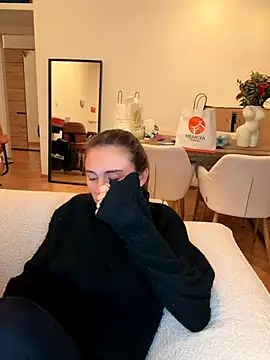 SophiiaStarr online show from 8, 11, 2025