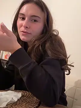 SophiiaStarr online show from 19, 10, 2025