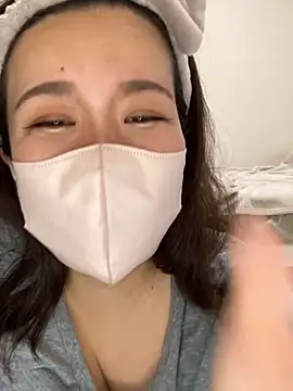 Snapshot of NATSUMI00 chatting on 20, 10, 2025 NATSUMI00 online show from 20, 10, 2025