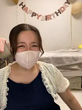 Snapshot of NATSUMI00 chatting on 12, 10, 2025 NATSUMI00 online show from 12, 10, 2025