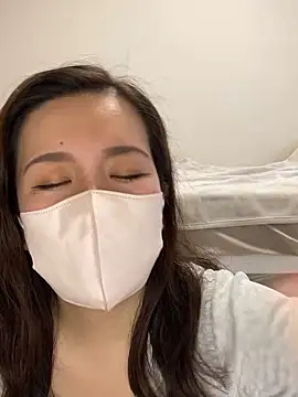 Snapshot of NATSUMI00 chatting on 19, 10, 2025 NATSUMI00 online show from 19, 10, 2025