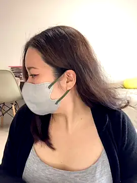 Snapshot of NATSUMI00 chatting on 4, 11, 2025 NATSUMI00 online show from 4, 11, 2025