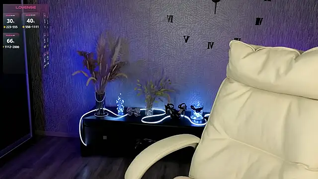 NikkiiStill online show from 27, 11, 2025