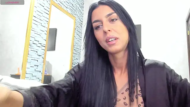 IshaLyn online show from 26, 9, 2025