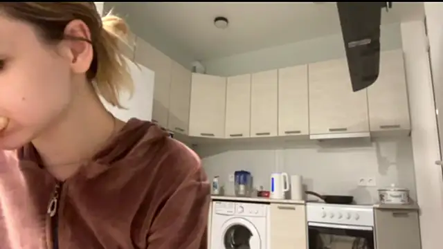 Denni Spilber online show from 4, 11, 2025