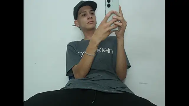 Snapshot of sam_hottt chatting on 18, 10, 2025 sam hottt online show from 18, 10, 2025