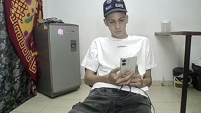 Snapshot of sam_hottt chatting on 23, 9, 2025 sam hottt online show from 23, 9, 2025