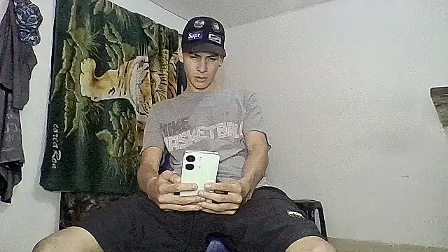 Snapshot of sam_hottt chatting on 24, 9, 2025 sam hottt online show from 24, 9, 2025