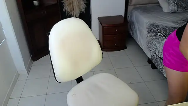 sheryl jones online show from 19, 4, 2026