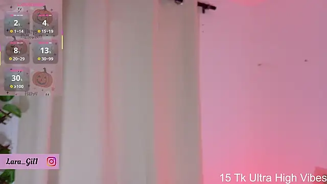 LaraGiil online show from 10, 10, 2025