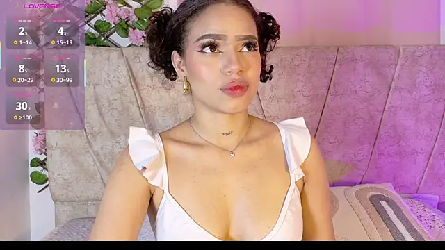 LaraGiil online show from 10, 11, 2025