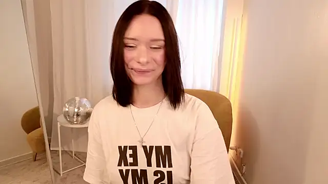 Snapshot of daily_glam chatting on 20, 10, 2025 daily glam online show from 20, 10, 2025