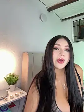 Snapshot of HilaryBlaze chatting on 12, 9, 2025 HilaryBlaze online show from 12, 9, 2025
