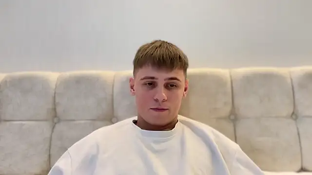 Snapshot of Tyler_Garner chatting on 12, 9, 2025 Tyler Garner online show from 12, 9, 2025