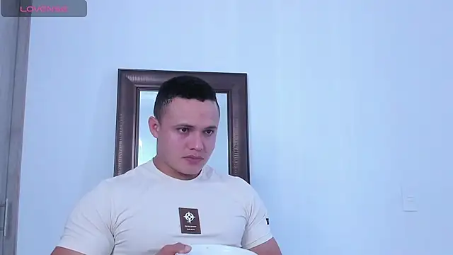 Snapshot of KingLevi01 chatting on 7, 10, 2025 KingLevi01 online show from 7, 10, 2025