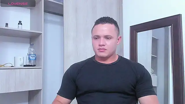 Snapshot of KingLevi01 chatting on 30, 10, 2025 KingLevi01 online show from 30, 10, 2025